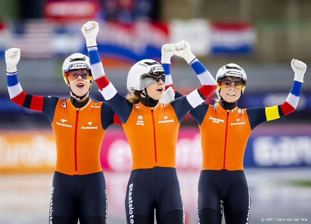 Schaatssters prolongeren wereldtitel op ploegachtervolging