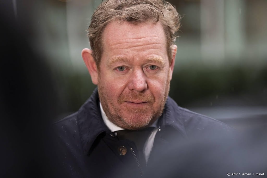 Van Weel hekelt 'laffe aanval' op Joodse school in Amsterdam