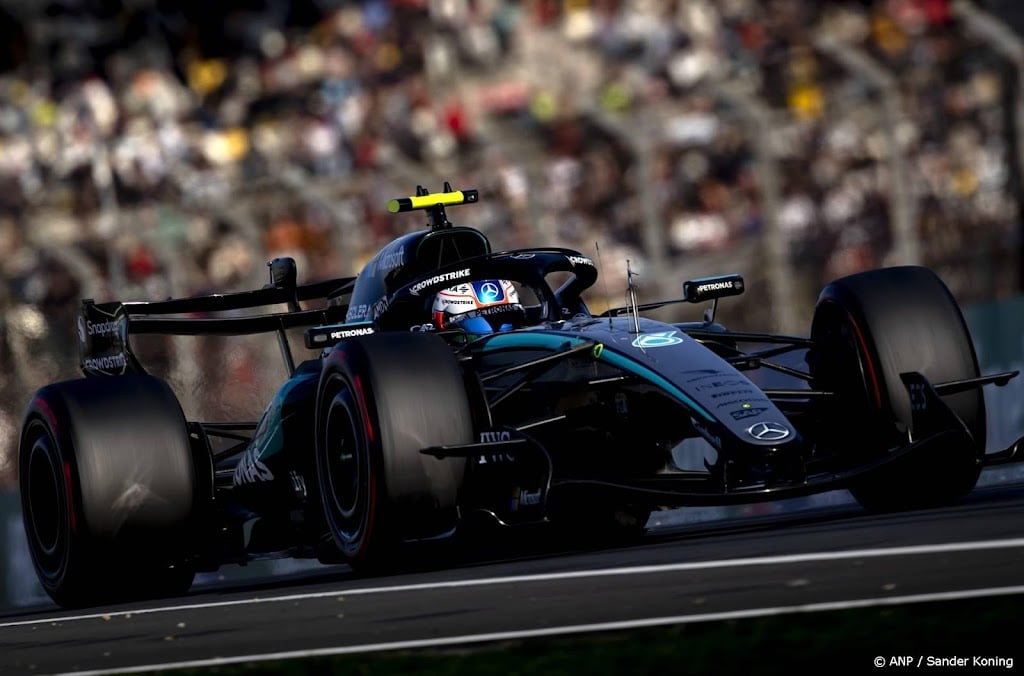 Antonelli pakt in China als jongste ooit de pole in Formule 1