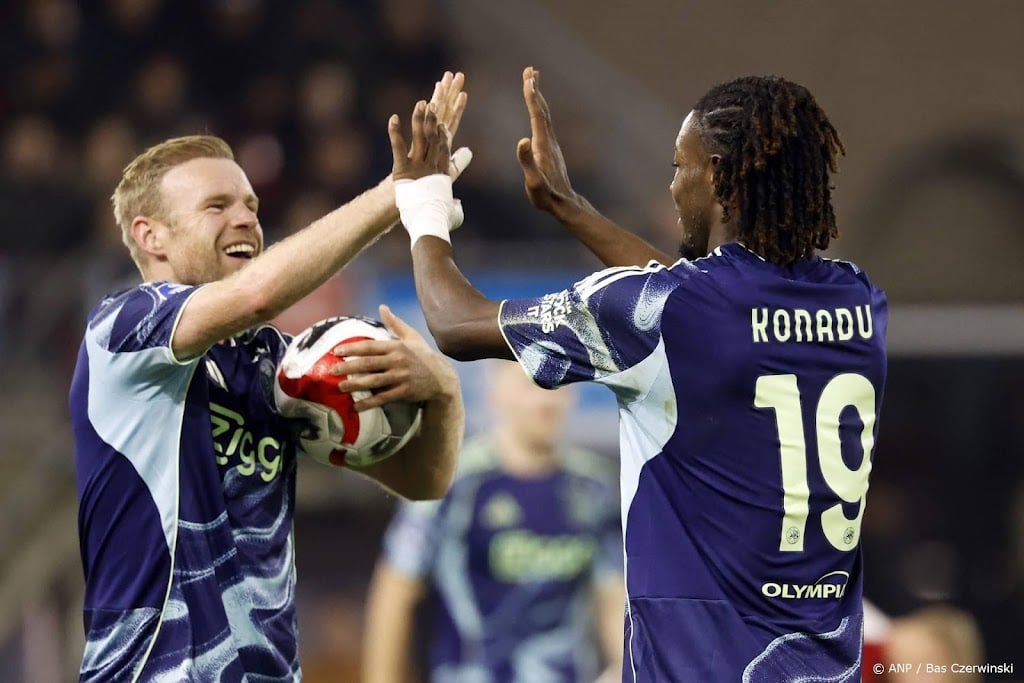 Ajax begint met Konadu en Tomiyasu tegen Sparta Rotterdam  