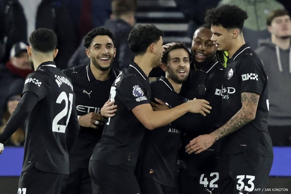 Manchester City ziet Arsenal verder uitlopen met gelijkspel
