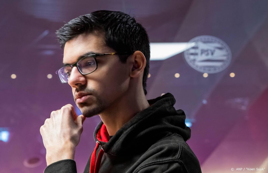 Schaker Giri doet mee aan online-'supertoernooi' van Carlsen
