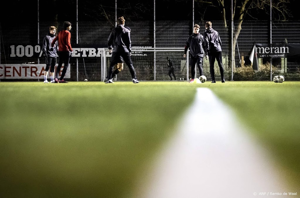 KNVB praat met overheid over eerder toestaan lokale wedstrijden
