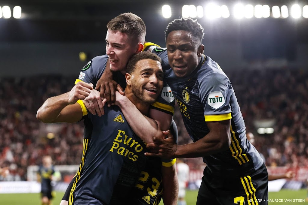Feyenoord na zege op Slavia naar halve finale Conference League