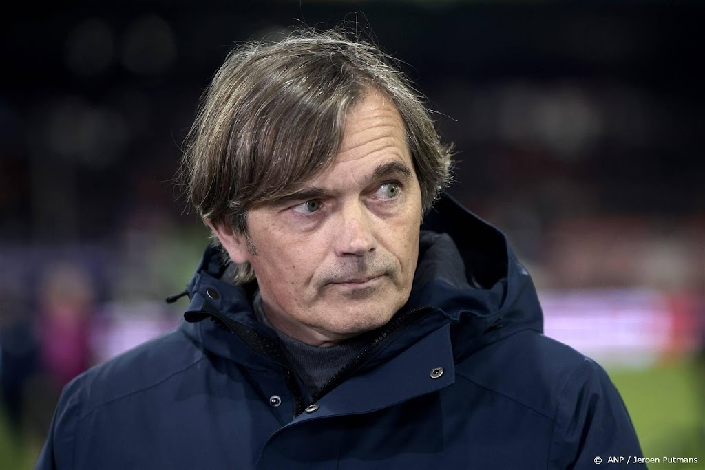 Vitesse-trainer Cocu ontbreekt nog bij duel met NEC 