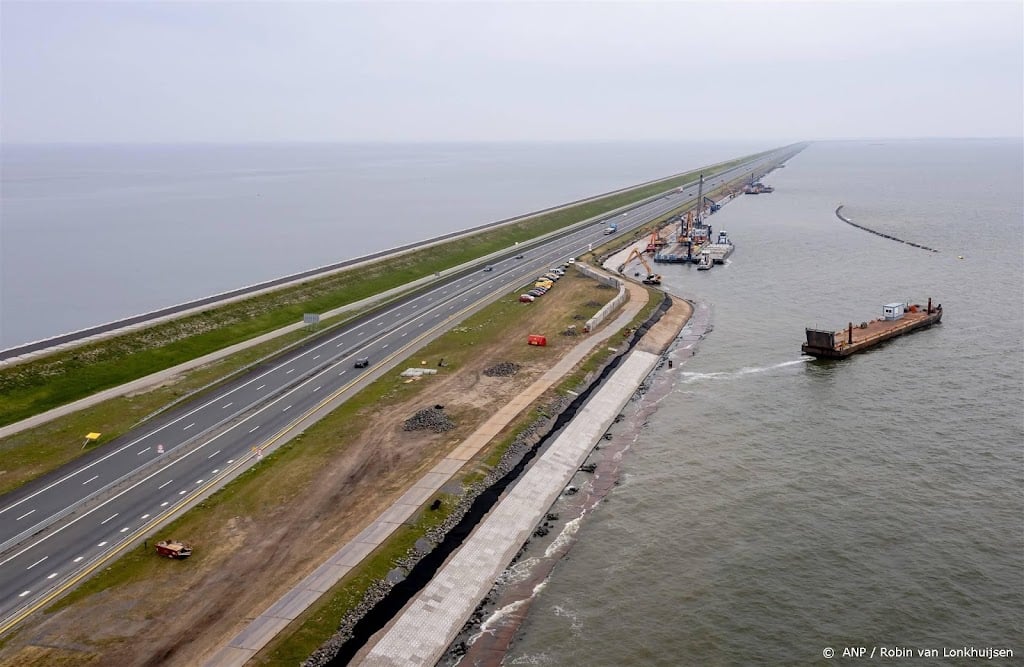 Afsluitdijk in beide richtingen kort dicht door storing