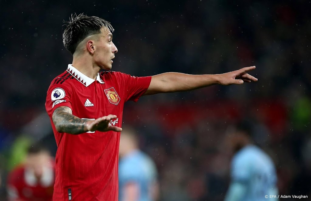 Ten Hag mist Martínez rest van seizoen bij Manchester United