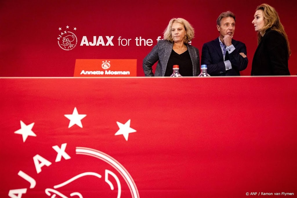 Commissarissen Mosman, Schlick en Van Oevelen weg bij Ajax
