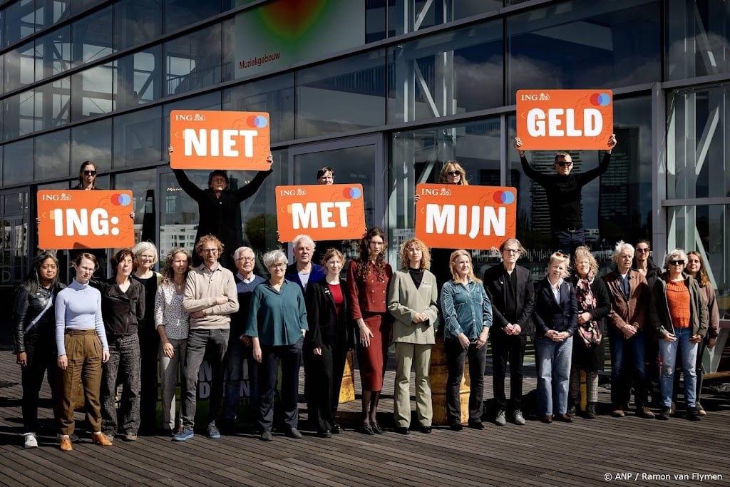 Activisten verstoren aandeelhoudersvergadering ING