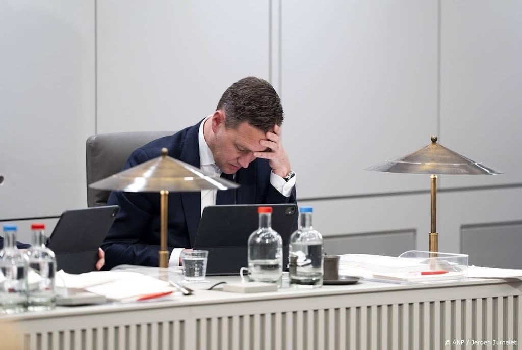 Kabinet wil voorzichtig de knip trekken voor gevolgen Iran-oorlog