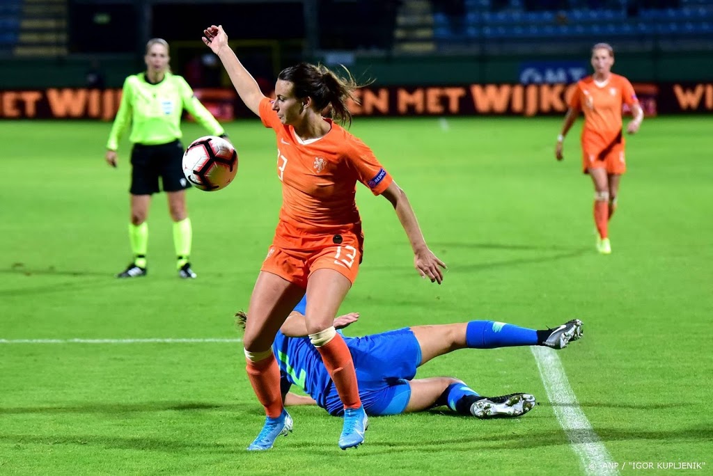 FC Twente bindt vrouwelijke internationals