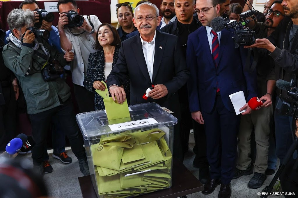 Uitdager van Erdogan stemt: we hebben de democratie gemist