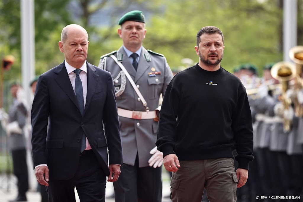 Scholz belooft Zelensky blijvende steun bij bezoek aan Berlijn