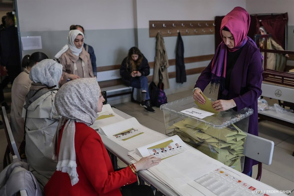 Turken uit aardbevingsgebied kunnen niet altijd stem uitbrengen  