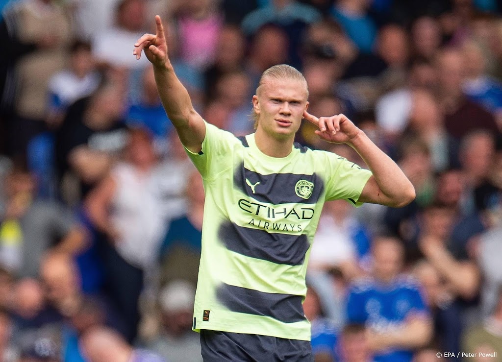 Manchester City heeft landstitel na zege op Everton bijna binnen