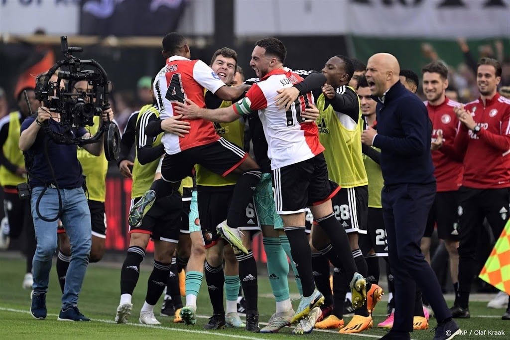 Feyenoord vult prijzenkast met zestiende landstitel 