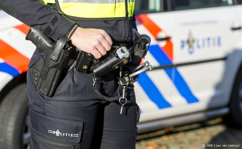 Man in been geschoten op plein bij supermarkt in Tilburg