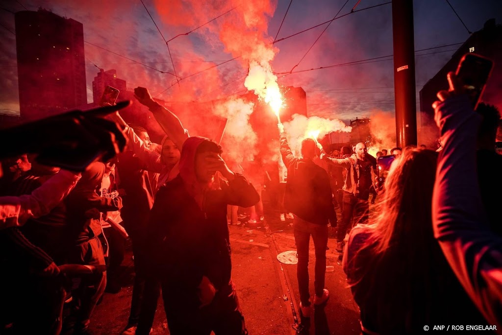 Ruim 100 aanhoudingen rond kampioenswedstrijd Feyenoord