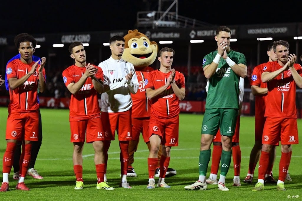 Almere City FC degradeert na gelijkspel tegen Fortuna Sittard