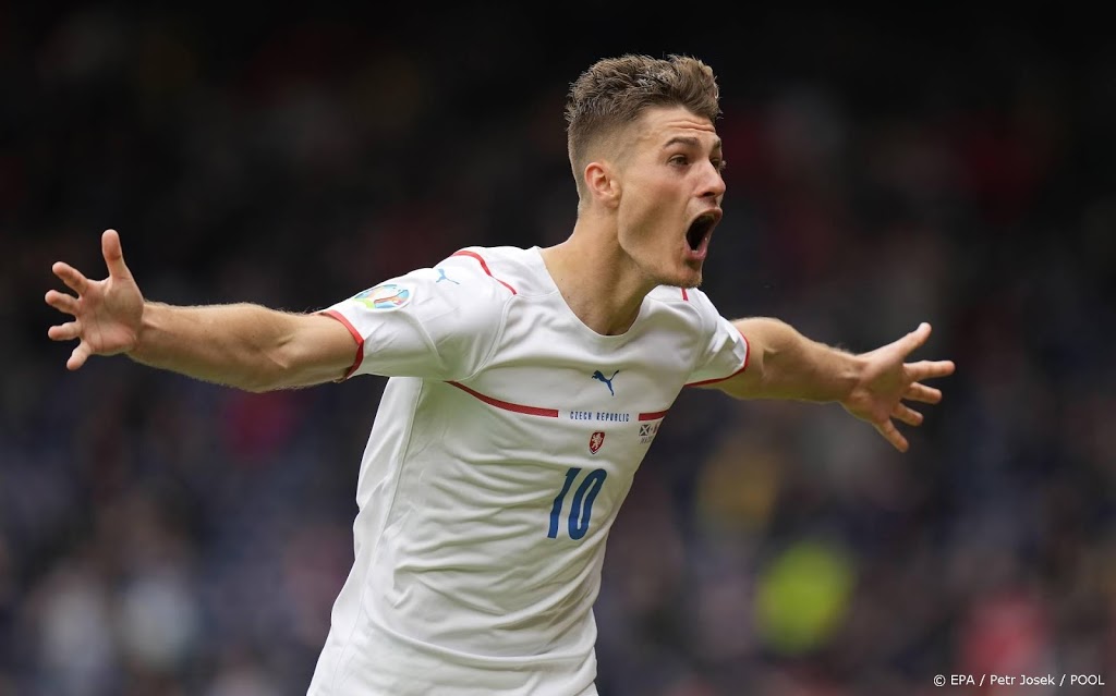 Effectief Tsjechië wint dankzij twee goals Schick van ...
