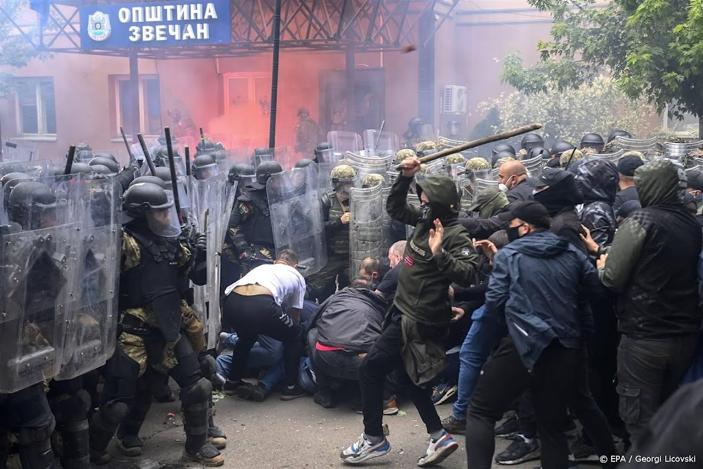 EU straft Kosovo om voortduren ruzie met Servië
