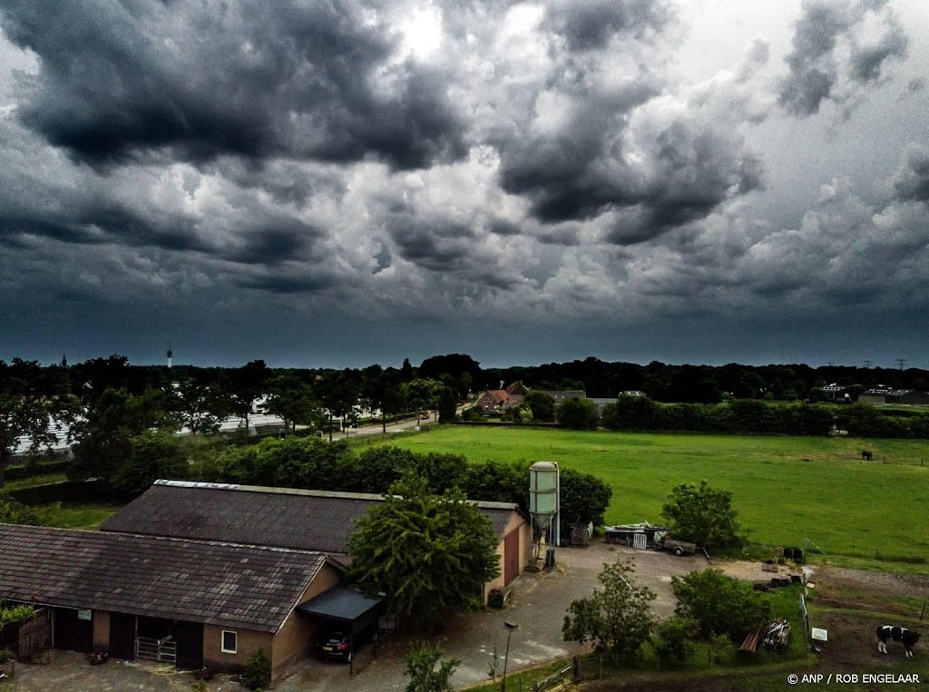 Plaatselijk stevig onweer in Limburg