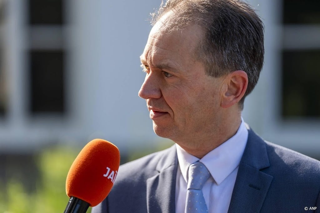 Minister Van Hijum (Sociale Zaken) wil lijsttrekker NSC worden