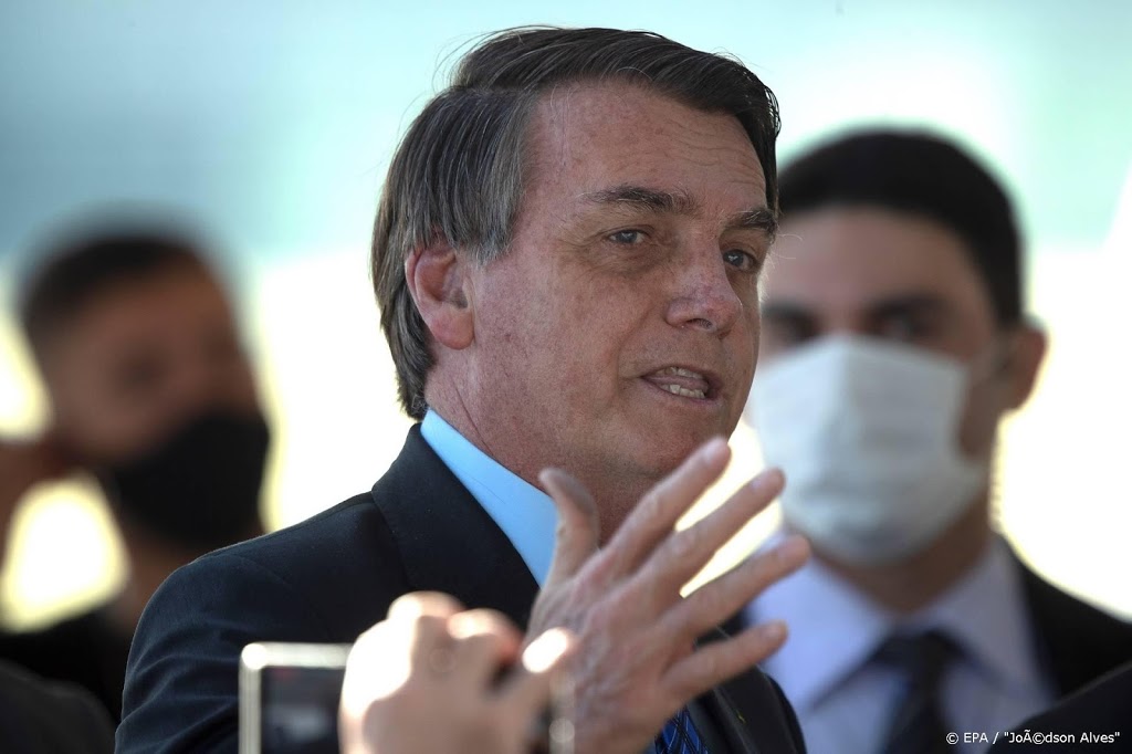 President Bolsonaro gaat bij negatieve test weer aan het werk