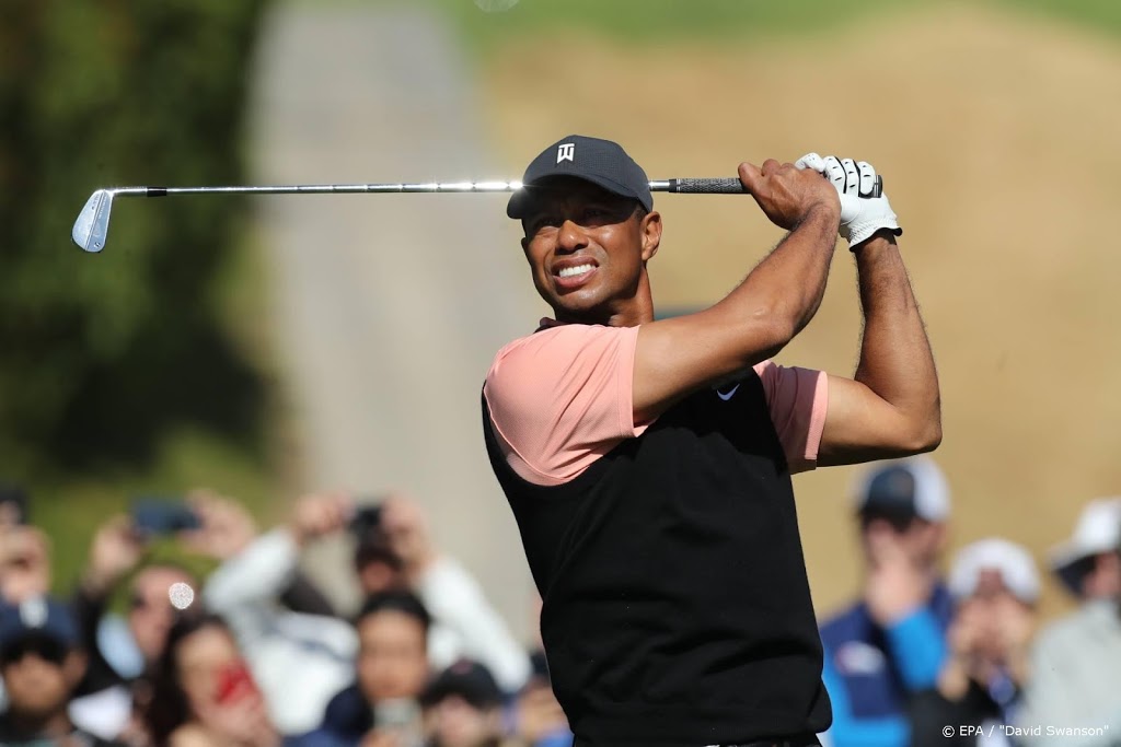 Golfer Woods aast in Ohio op recordzege op PGA Tour