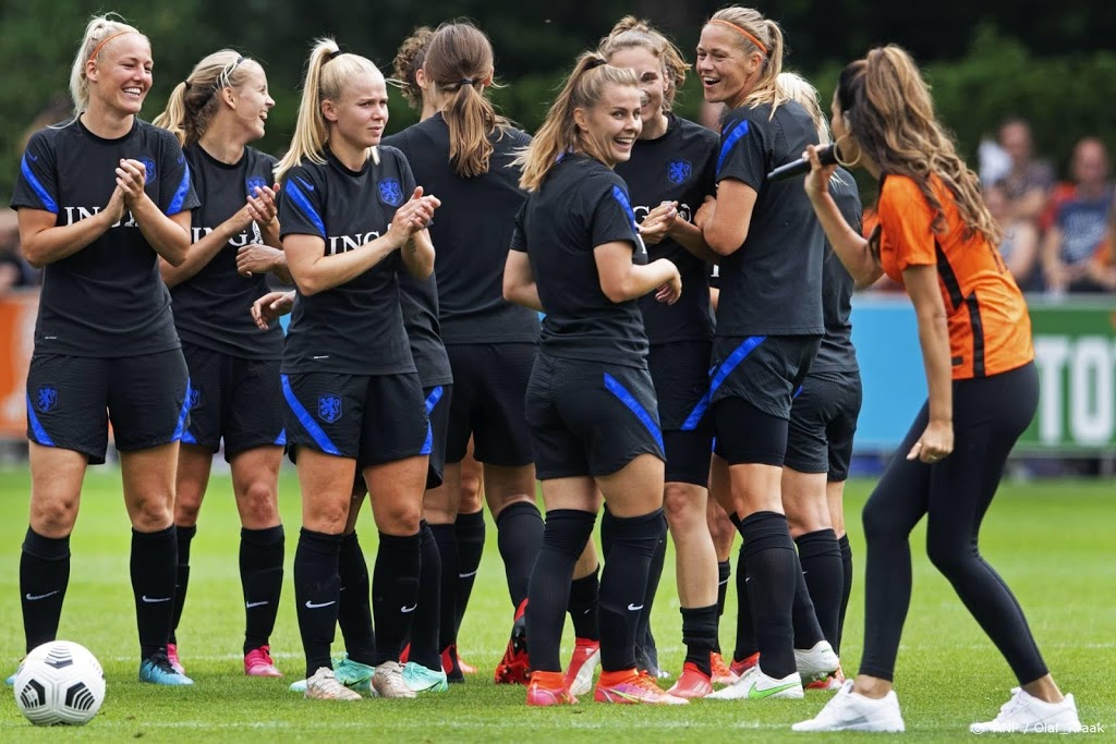 Voetbalsters spelen met 3-3 gelijk tegen Canada in oefenwedstrijd
