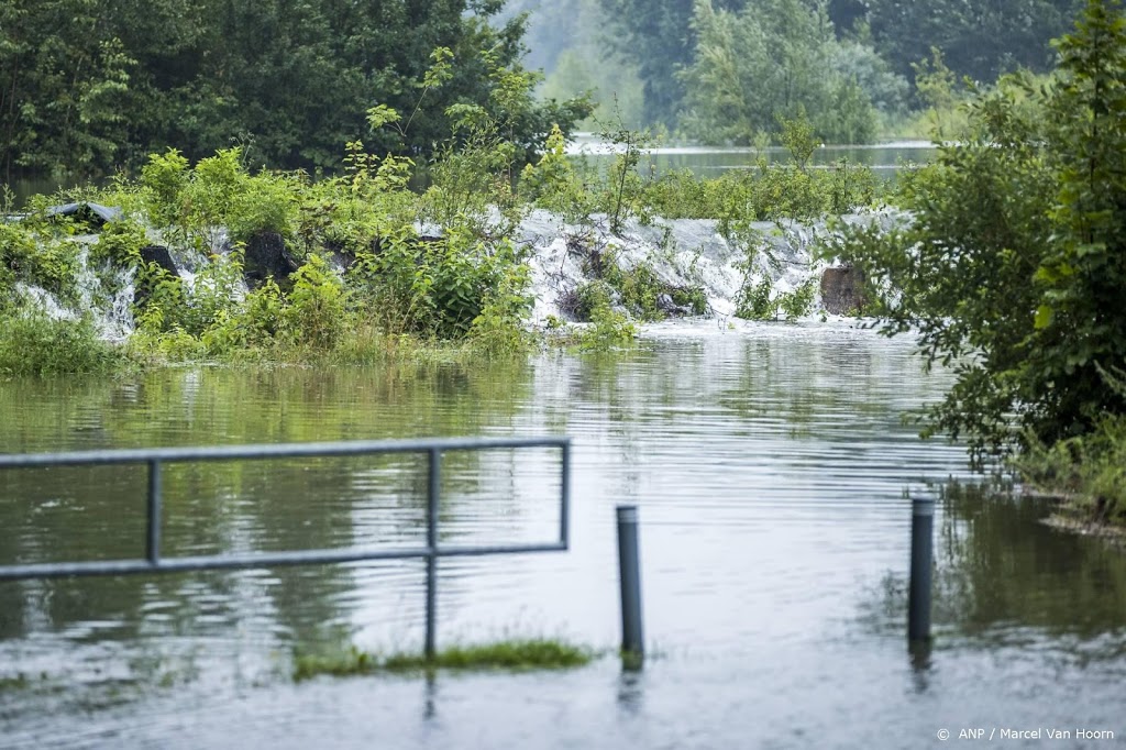 KNMI geeft weeralarm af om zware regenval in Zuid-Limburg