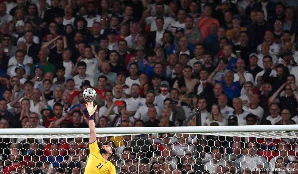 Paris Saint-Germain heeft keeper en EK-held Donnarumma binnen