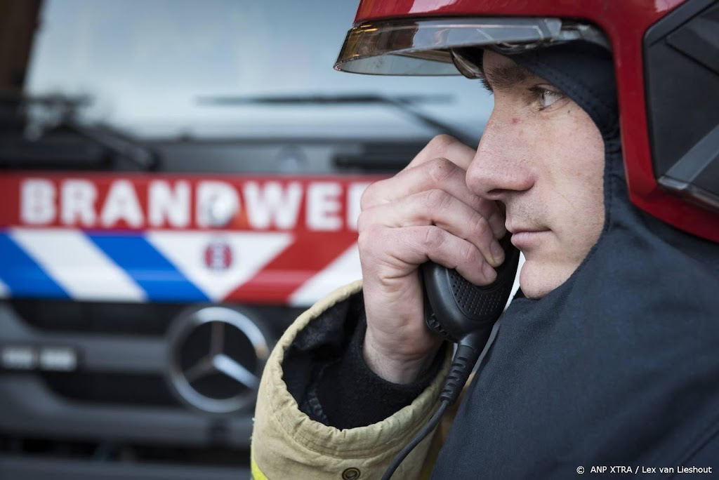 Grote brand bij afvalverwerker in Genemuiden (Overijssel) 