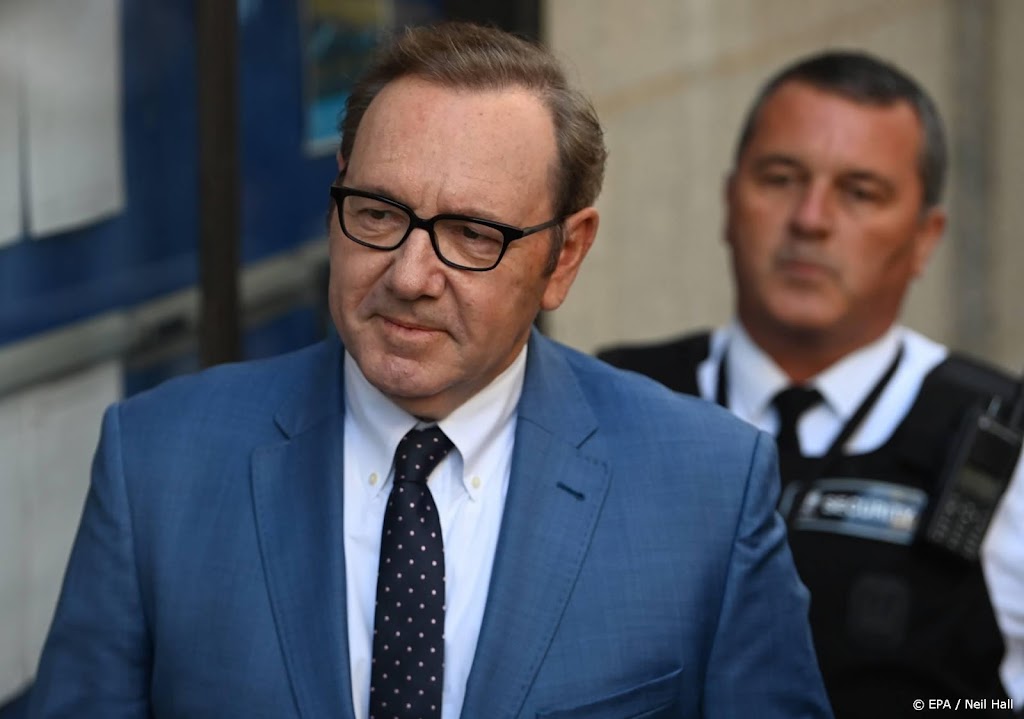 Kevin Spacey ontkent 'met klem' beschuldigingen seksueel misbruik