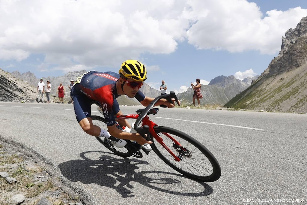 Pidcock soleert naar zege in Touretappe op Alpe d'Huez 