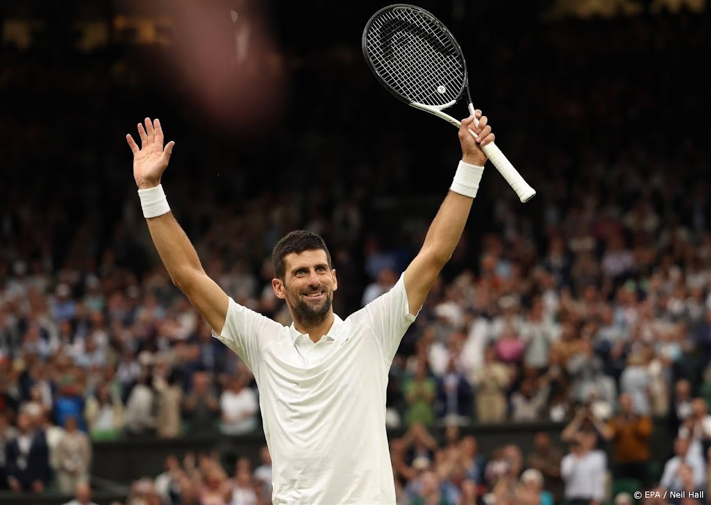 Djokovic verslaat Sinner in drie sets en bereikt finale Wimbledon