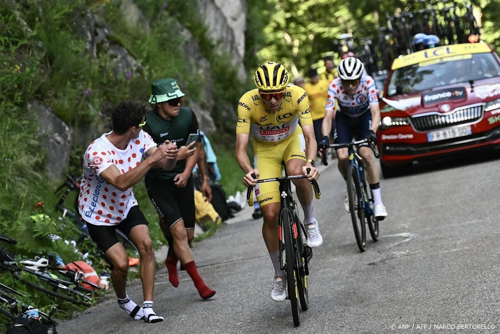 Berusting in Visma-kamp bij overheersing Pogacar in Tour