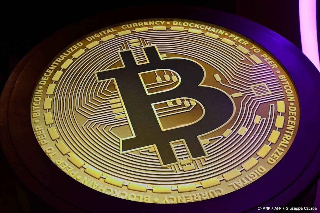 Koers bitcoin stijgt voor het eerst naar ruim 120.000 dollar