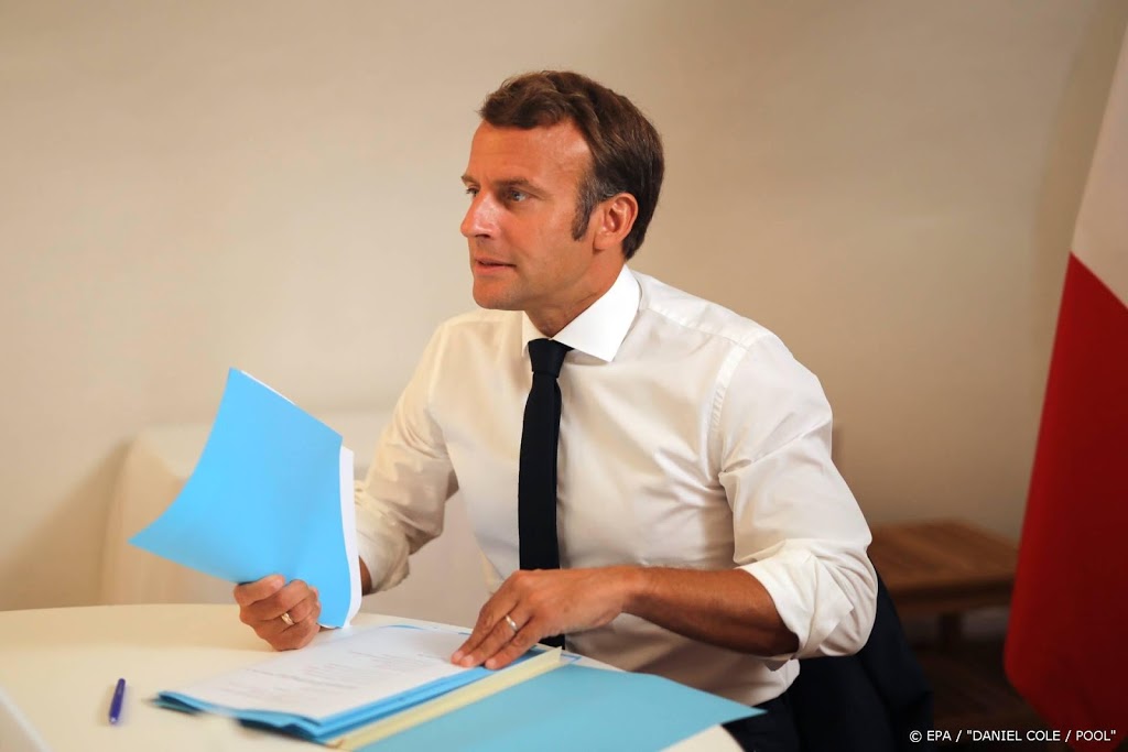 Franse president ontvangt Duitse leider Merkel in zijn fort