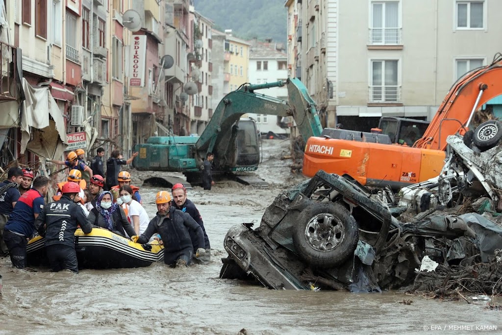 Dodental overstromingen Turkije overstijgt de 50 