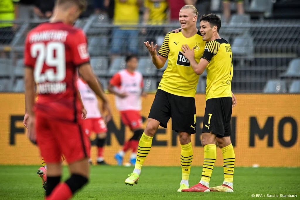 Haaland schittert met twee treffers en drie assists voor Dortmund