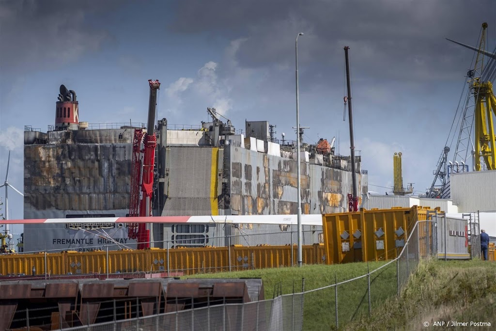 Inspectie Fremantle nog volop bezig, scheepsolie bijna verwijderd