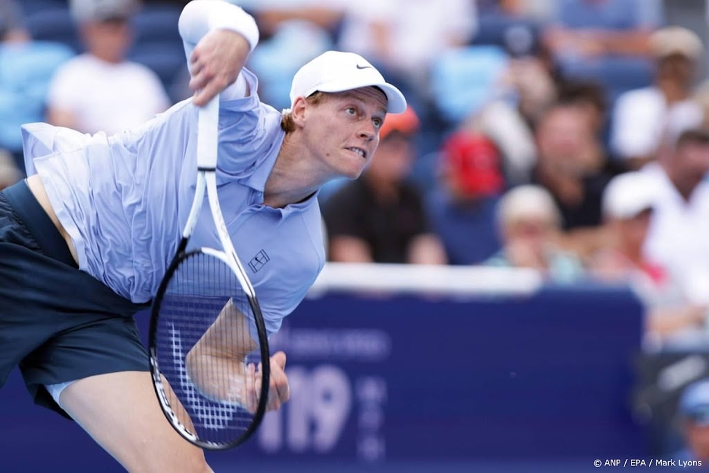 Sinner na urenlange regenpauze naar kwartfinales in Cincinnati