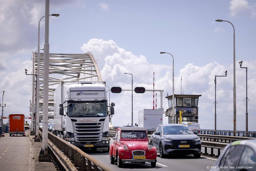 Handhavingsactie tegen overtreders Merwedebrug begint maandag