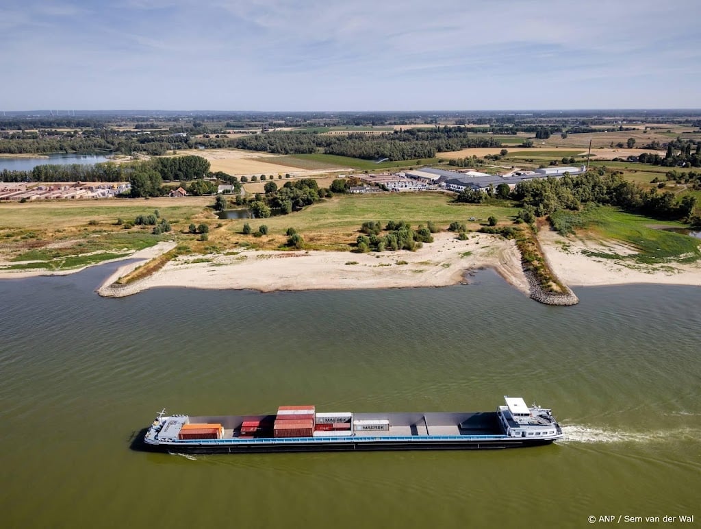Waterstand Rijn blijft zakken, binnenvaart verder in het nauw