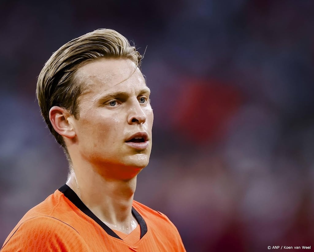 Revaliderende De Jong haalt uit naar journalist en andere media 