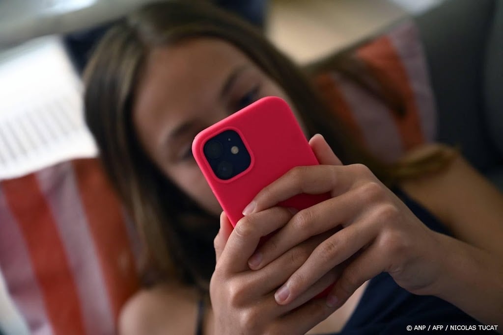 Frans socialemediaverbod voor jongeren ongrondwettig verklaard