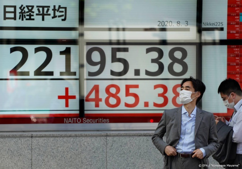 Koerssprong SoftBank helpt Nikkei vooruit
