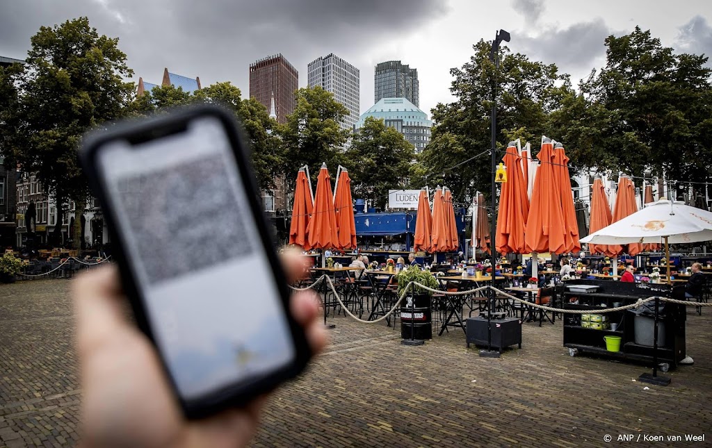 FNV: coronacheck in horeca te zware belasting voor personeel 