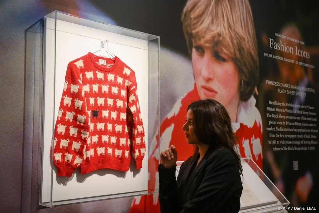 Schapentrui van prinses Diana brengt ruim 1,1 miljoen dollar op